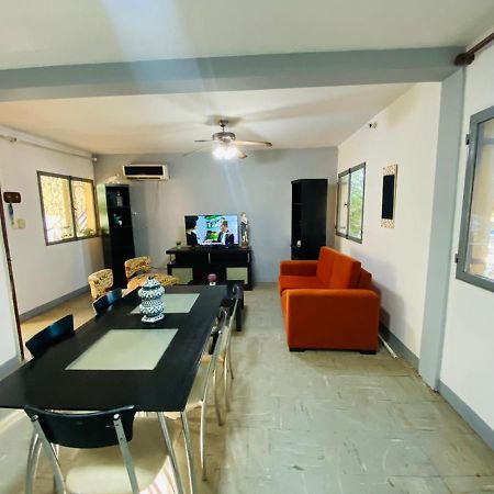 House G&S, Depto Con 3 Dormitorios Para 7 Personas Pleno Centro De La Ciudad Puerto Iguazú Extérieur photo