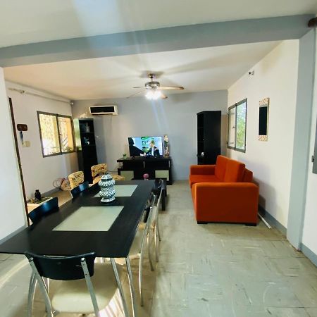 House G&S, Depto Con 3 Dormitorios Para 7 Personas Pleno Centro De La Ciudad Puerto Iguazú Extérieur photo
